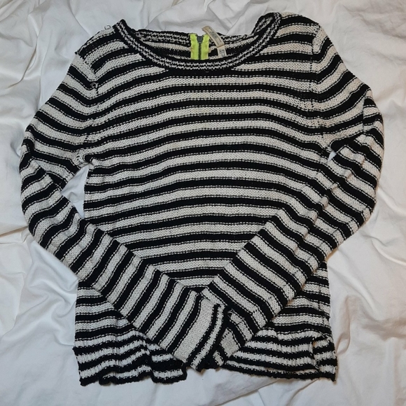 Aeropostale black and white striped knit sweater - Picture 2 of 3